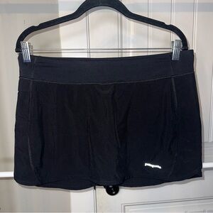 Patagonia Size Medium Women's Black Performance‎ Cargo Skort